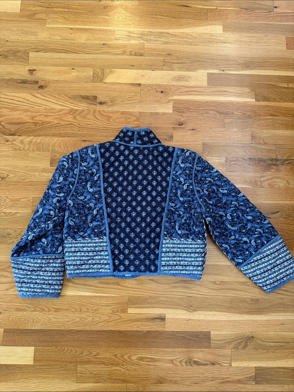 Reversible Patterned Quilted Cropped Jacket - Picture 2 of 4